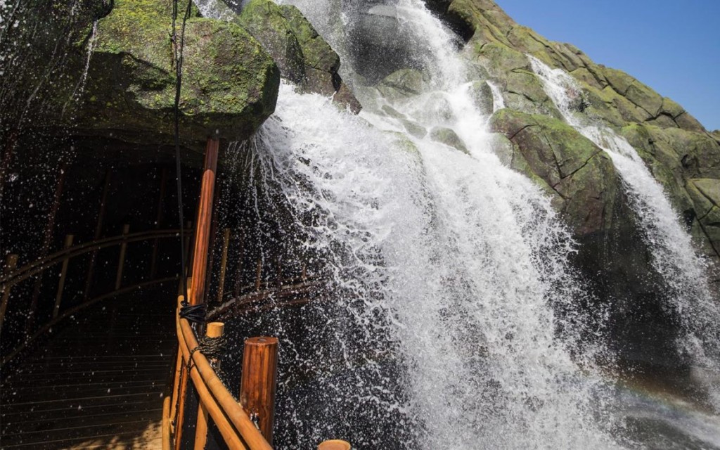 3. Waterfall at Volcano Bay - Floridatix.com