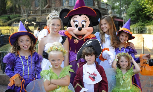 character-meet-and-greet-at-mickey's-not-so-scary-halloween-party-2020