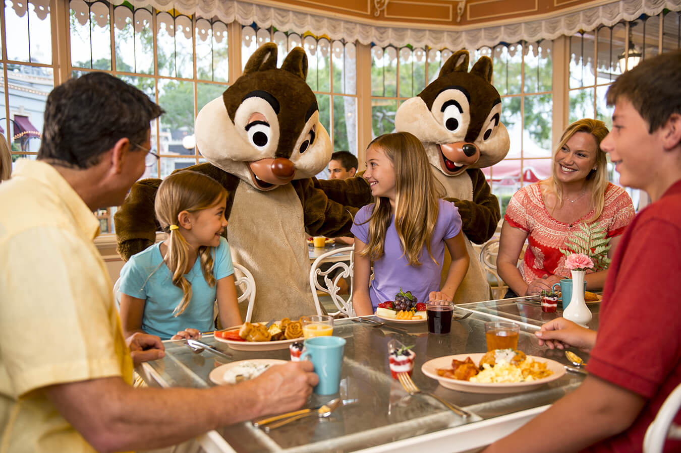 5 of the Best Disney World Character Dining Experiences